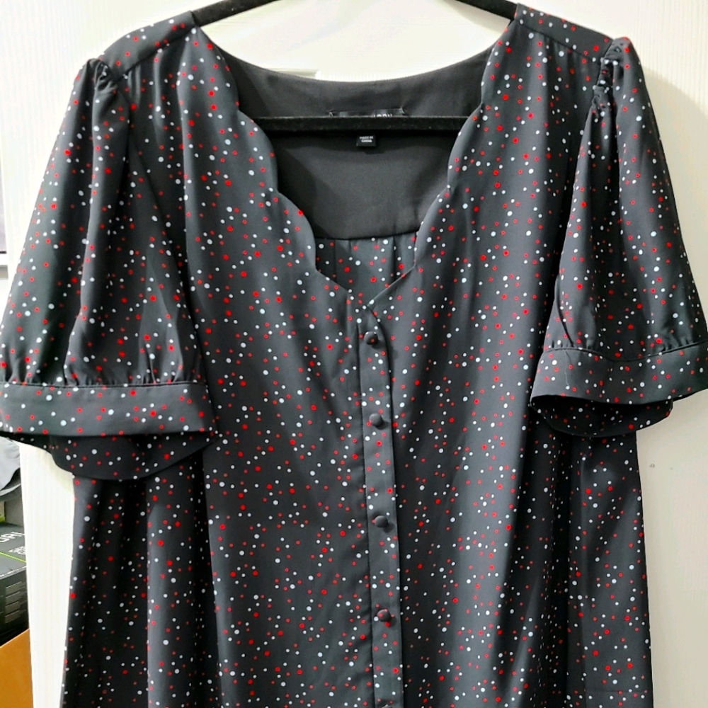 Deloris Scallop Neckline Blouse